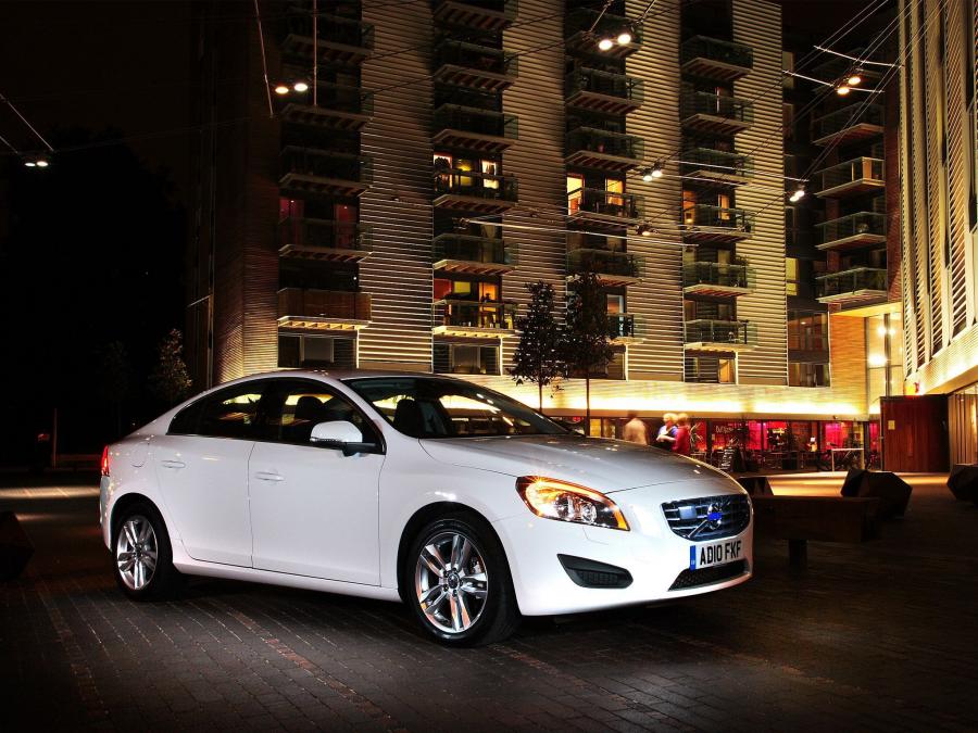  Volvo S60 D3 2010 года  (UK) (фото 7 из 27)
